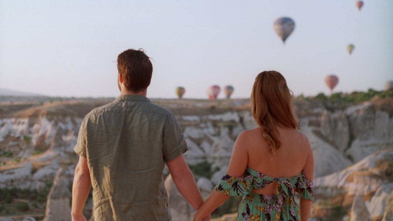 A safari honeymoon for watching air hot balloons